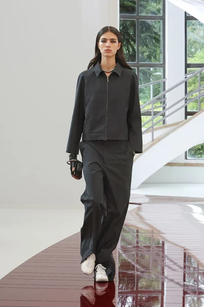 Look 1